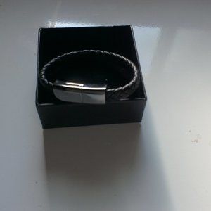 Host pick!!    NWT          recharger Small Bracelet NWT